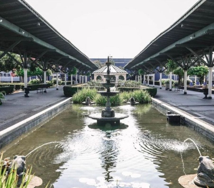 Fountain in the garden of the historic Chattanooga Choo Choo terminal